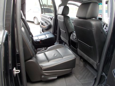 Used 2017 Chevrolet Suburban Premier image 21