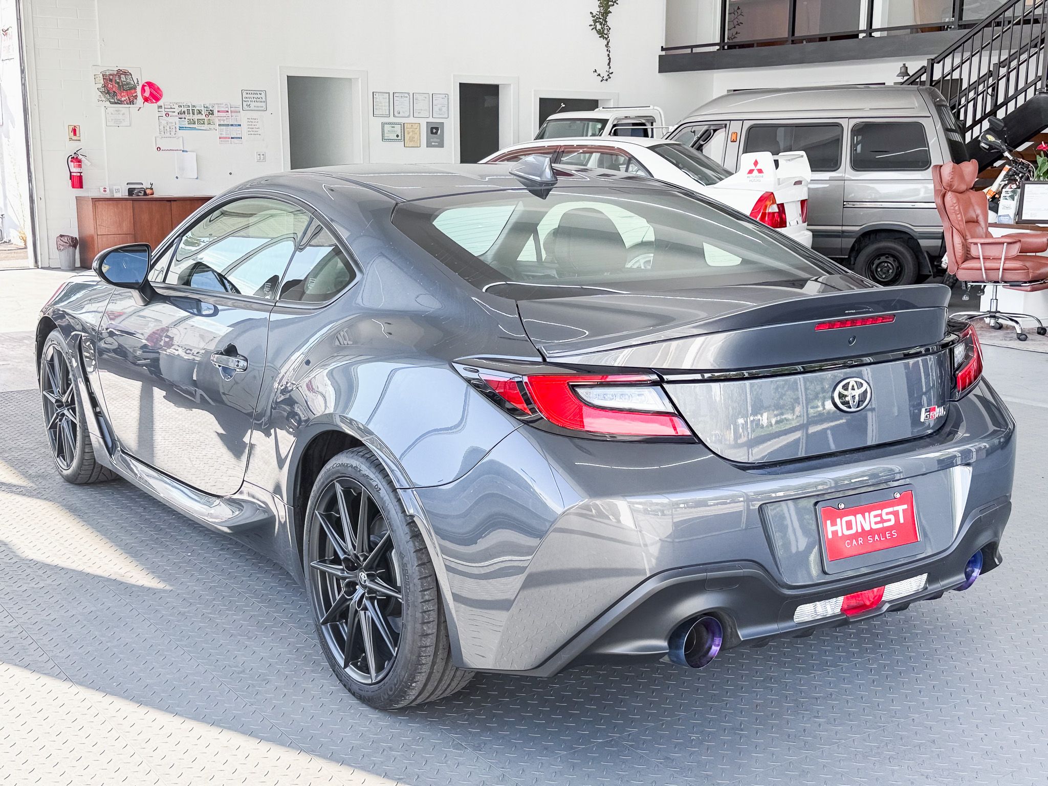 Used 2024 Toyota GR86 Premium RWD image 6