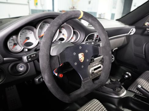 Used 2005 Porsche 911 Carrera S RWD image 29