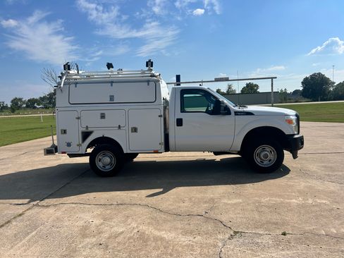 Used 2013 Ford F350 image 4