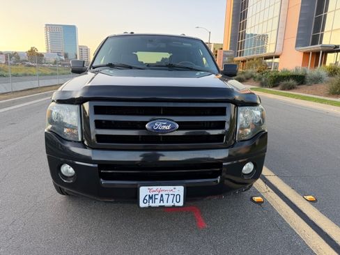 Used 2010 Ford Expedition Limited image 8