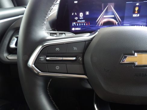 Used 2026 Chevrolet Traverse FWD LT image 25