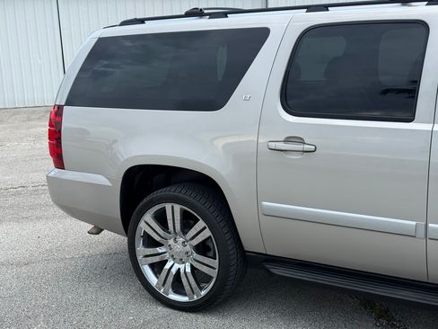 Used 2007 Chevrolet Suburban LT RWD image 47