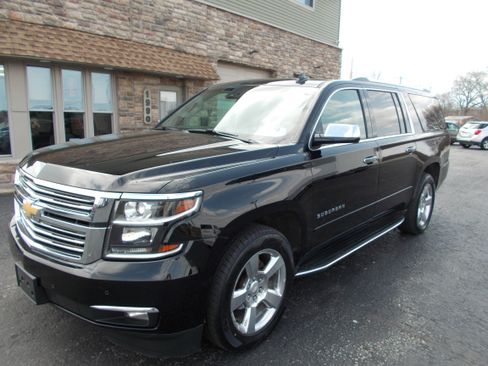 Used 2017 Chevrolet Suburban Premier image 1