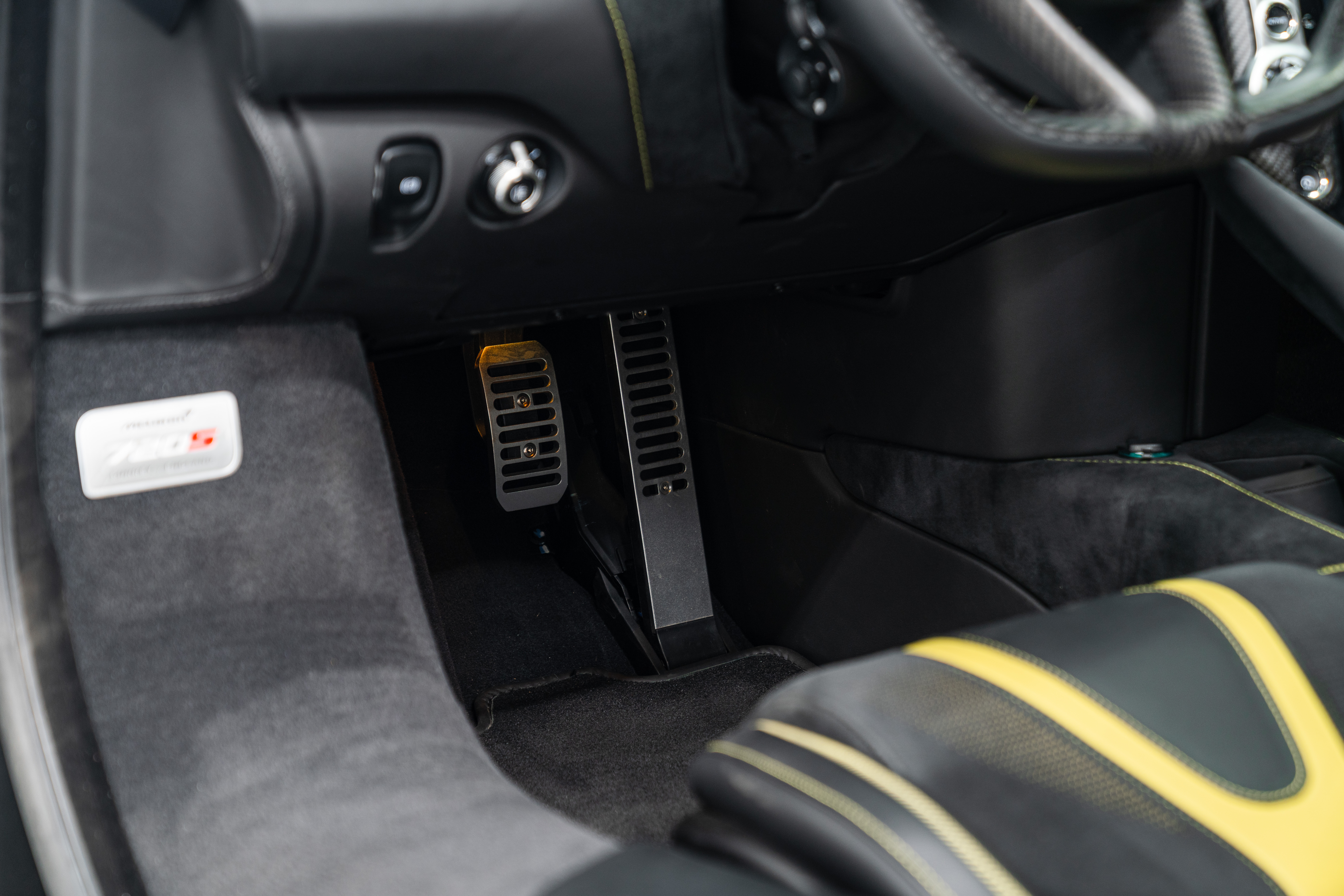 Used 2021 McLaren 720S Performance RWD image 18