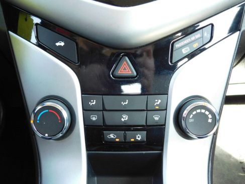 Used 2016 Chevrolet Cruze LS image 16