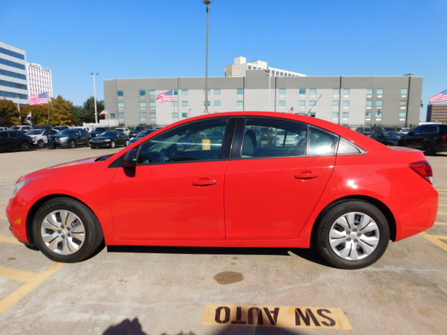Used 2016 Chevrolet Cruze Limited LS Sedan FWD image 5