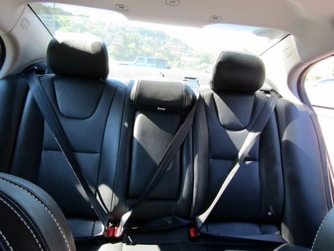 Used 2018 Volvo S60 T5 Dynamic AWD image 28