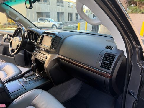 Used 2008 Toyota Land Cruiser UNAVAIL AWD/4WD image 37
