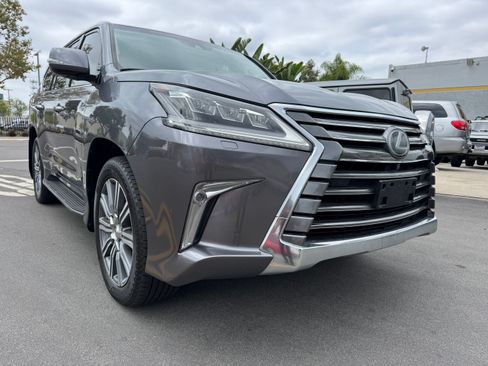 Used 2016 Lexus LX 570 image 13