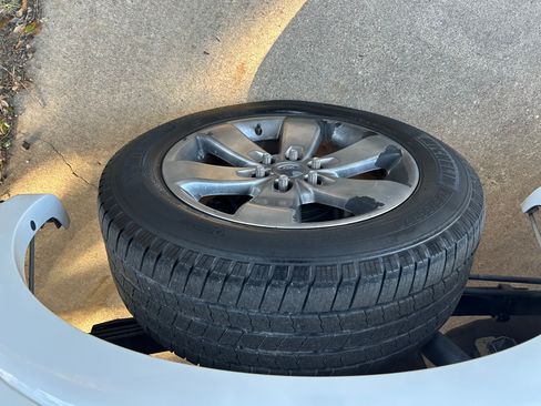 Used 2012 Ford F150 Lariat image 5