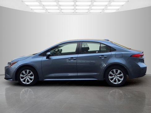 Used 2022 Toyota Corolla LE image 4