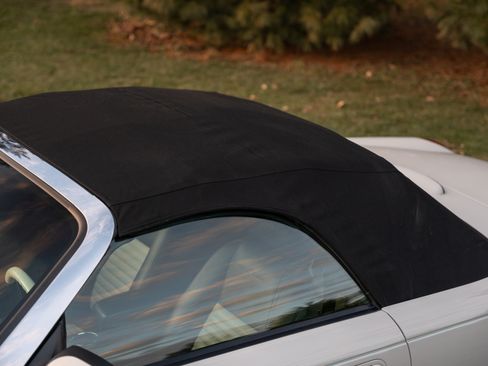 Used 2003 Ford Thunderbird image 36