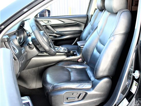 Used 2018 MAZDA CX-9 FWD Touring image 11