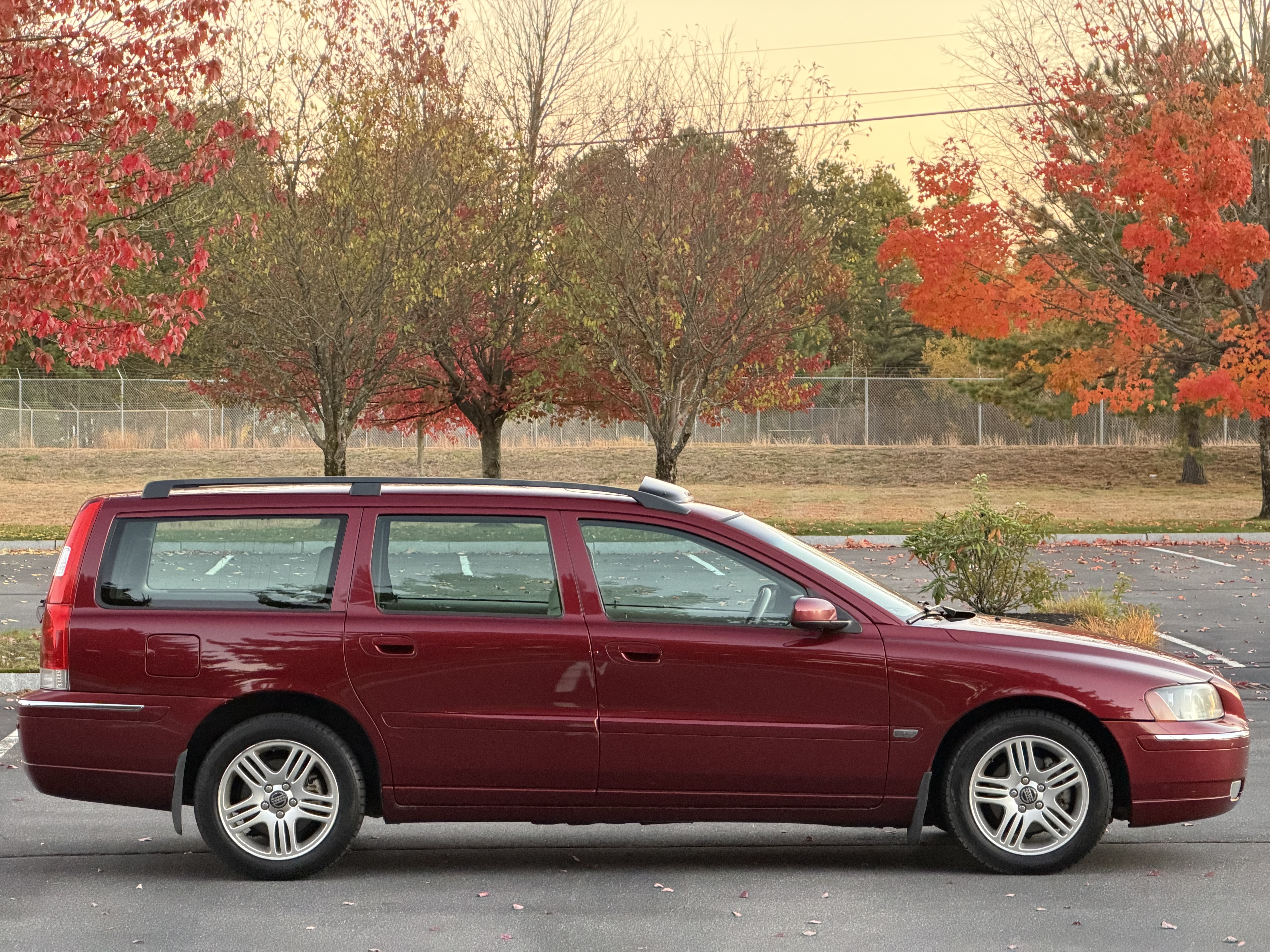 Used 2006 Volvo V70 2.5T FWD image 6