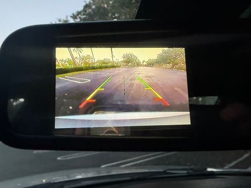 Used 2016 Ford Taurus image 88