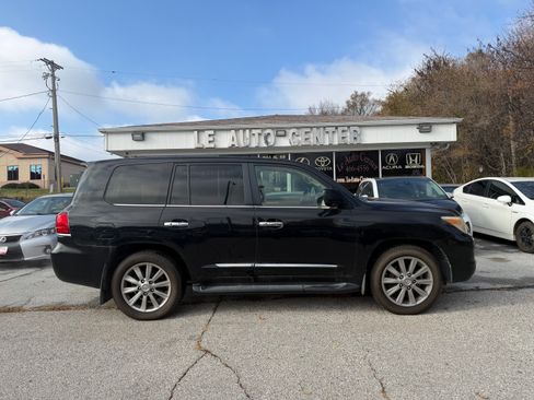 Used 2009 Lexus LX 570 image 1