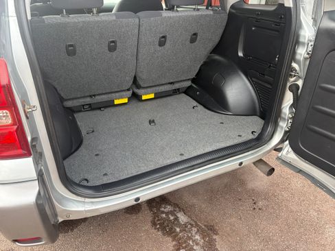 Used 2005 Toyota RAV4 image 11