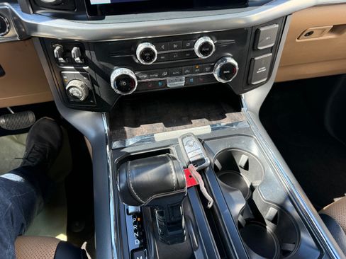 Used 2022 Ford F150 Lariat image 8