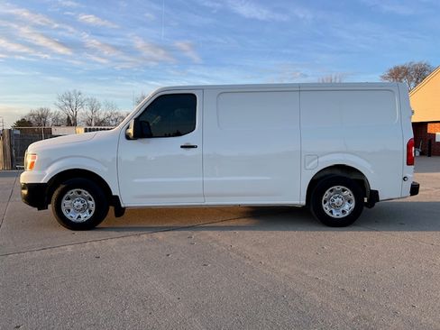 Used 2021 Nissan NV 2500 S image 1