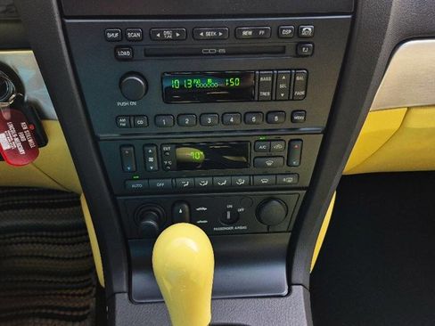 Used 2002 Ford Thunderbird Deluxe RWD image 21