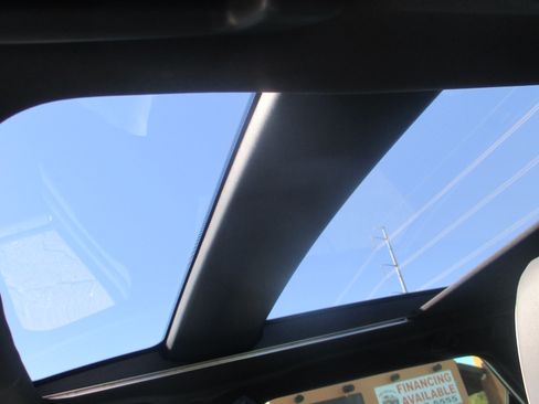 Used 2025 Toyota Crown Signia Limited image 5