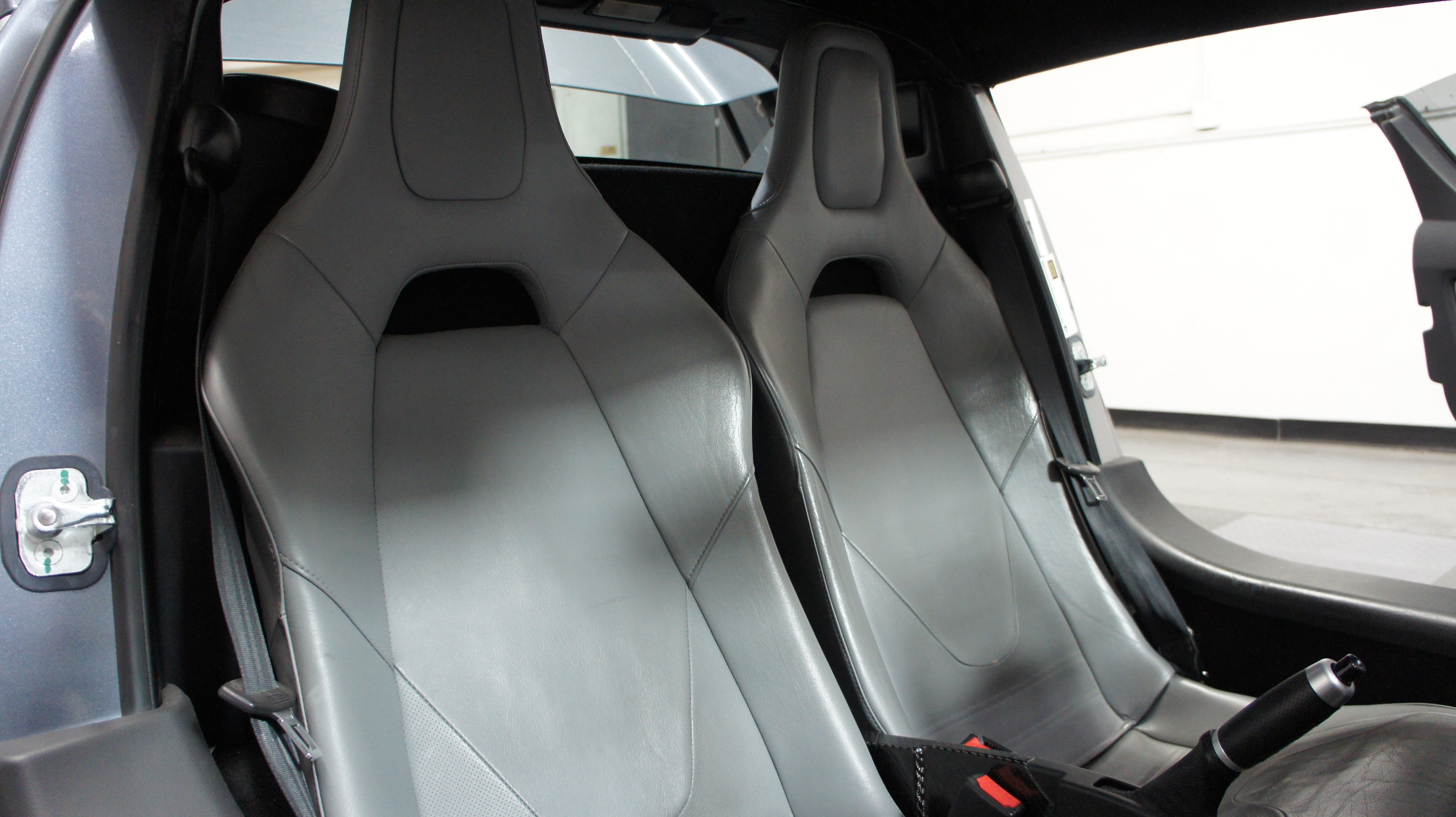 Used 2008 Tesla Roadster RWD image 28