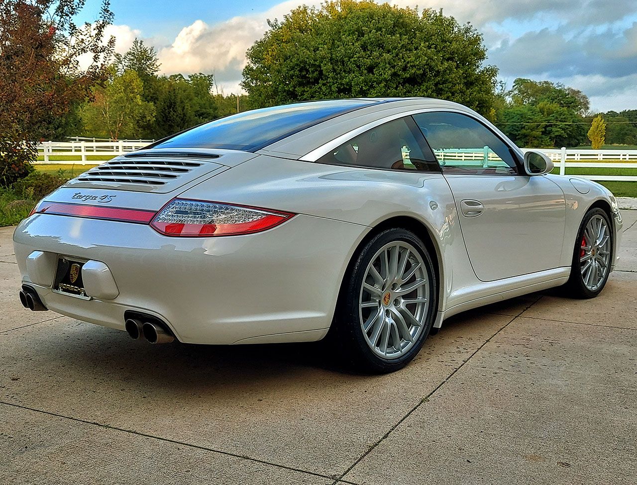 Used 2011 Porsche 911 Targa 4S AWD/4WD image 19