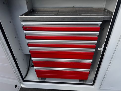 Used 2017 Chevrolet Express 3500 image 5