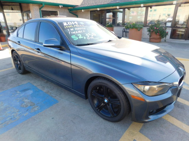 Used 2014 BMW 320i Sedan RWD image 2
