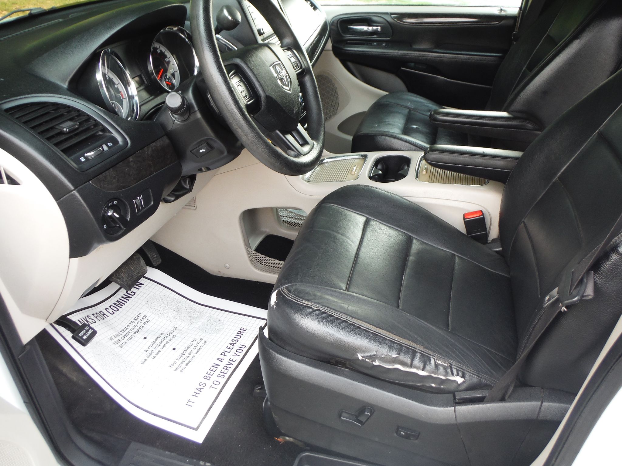 Used 2014 Dodge Grand Caravan SXT FWD image 8