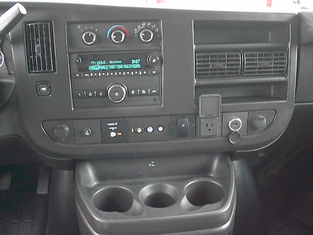 Used 2022 Chevrolet Express 3500 UNAVAIL RWD image 18