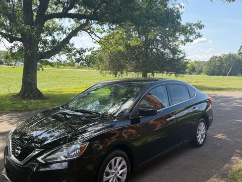 Used 2019 Nissan Sentra SV w/ Trunk Package FWD image 4