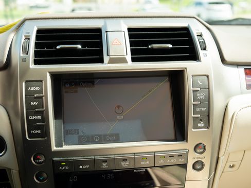 Used 2019 Lexus GX 460 4WD Premium 4.6L 8-Cyl SUV image 15