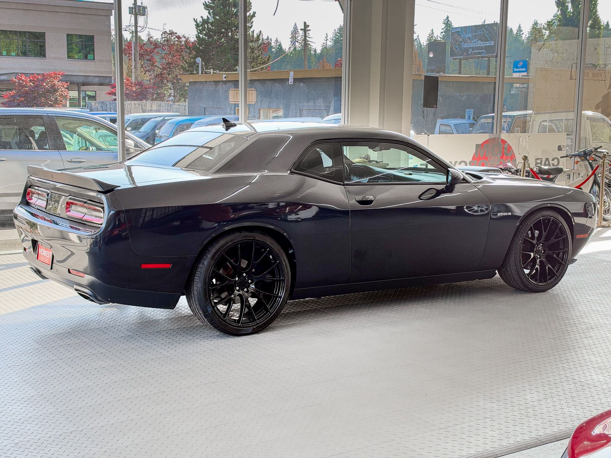Used 2016 Dodge Challenger R/T RWD image 4