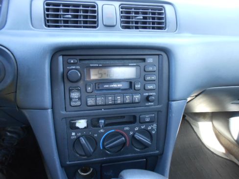 Used 1999 Toyota Camry LE V6 Sedan FWD image 15