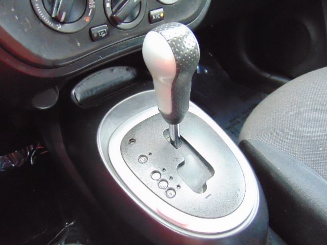 Used 2013 Nissan Juke S FWD image 17
