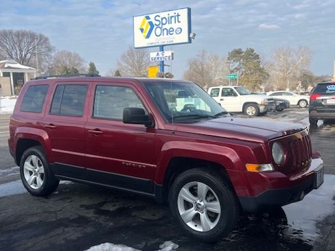 Used 2014 Jeep Patriot Sport image 1