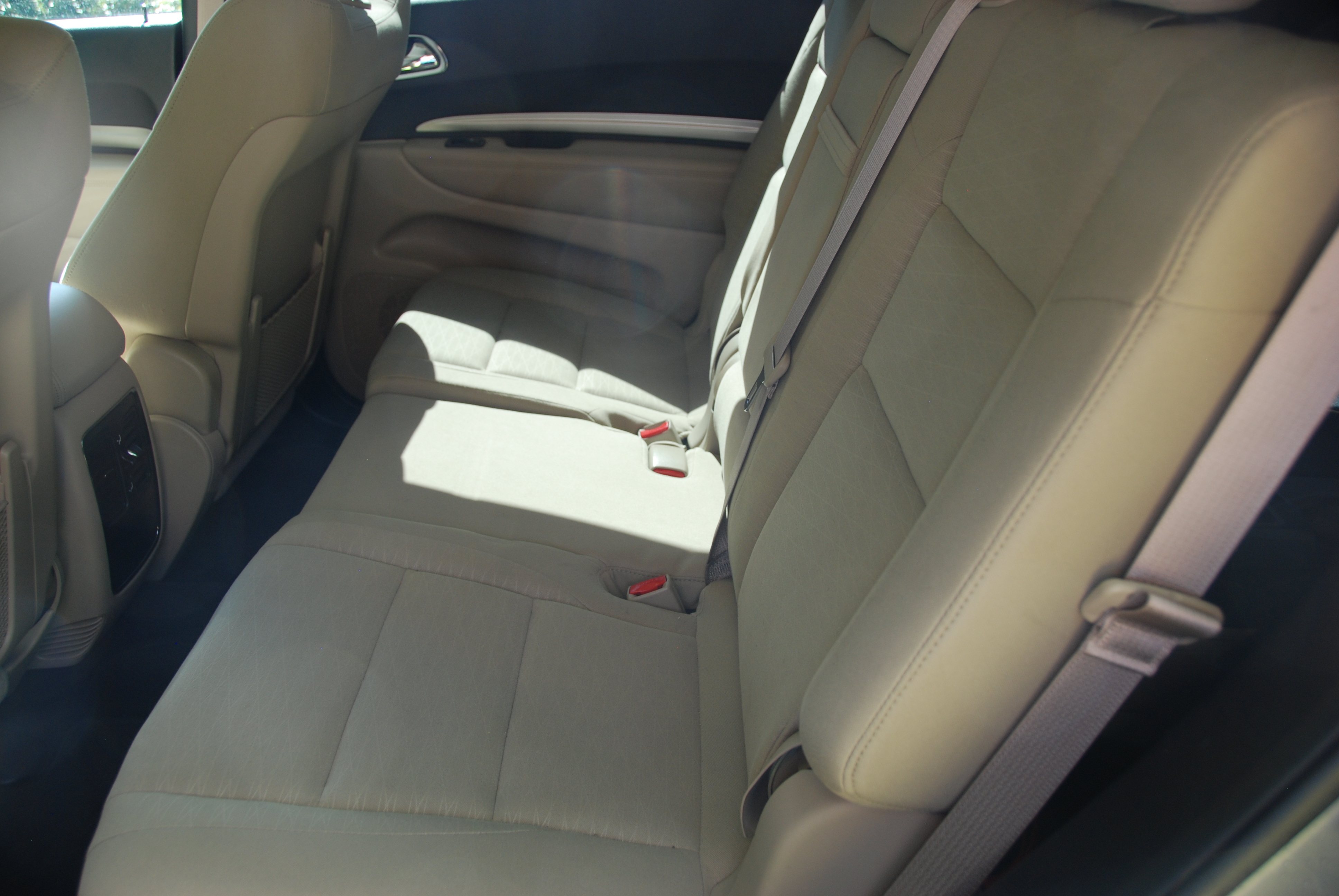 Used 2018 Dodge Durango AWD SXT image 13