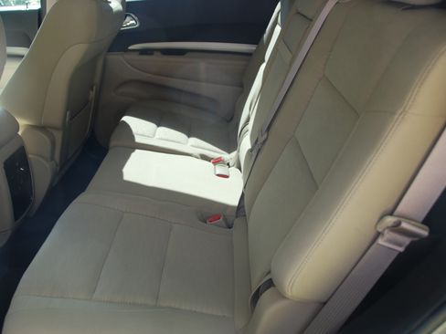 Used 2018 Dodge Durango AWD SXT image 13