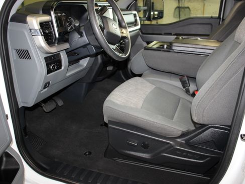 Used 2024 Ford F350 4x4 Crew Cab DRW Super Duty image 17