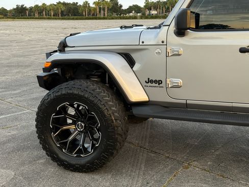 Used 2021 Jeep Gladiator Sport AWD/4WD image 29