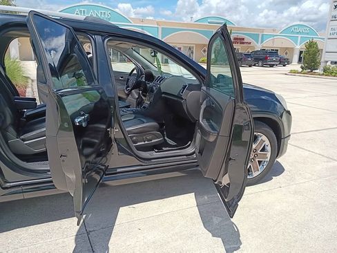 Used 2012 GMC Acadia Denali image 3