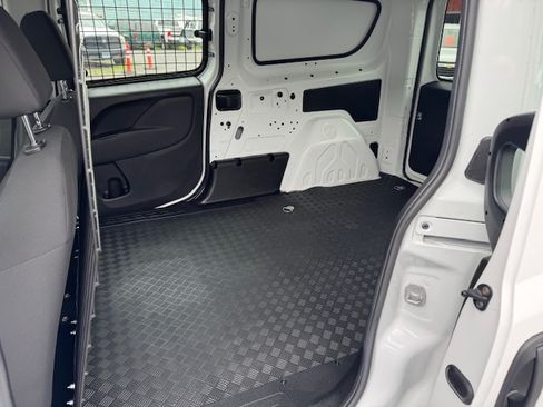 Used 2021 RAM ProMaster City Tradesman image 4