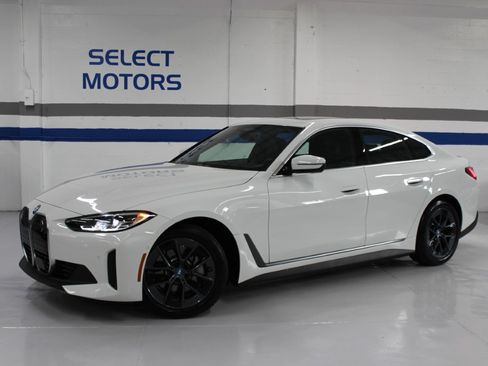 Used 2024 BMW i4 eDrive40 RWD image 1