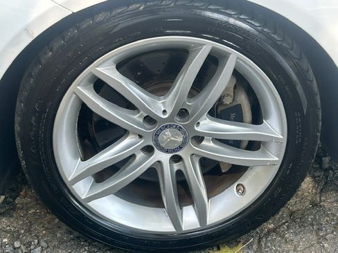 Used 2013 Mercedes-Benz C 300 4MATIC Sedan image 31