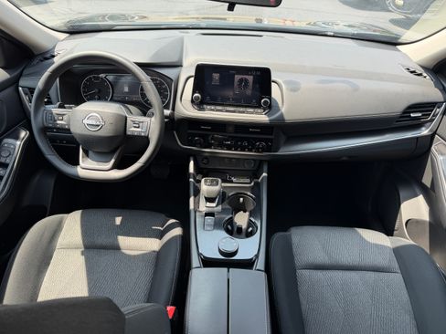 Used 2026 Nissan Rogue AWD SV image 14