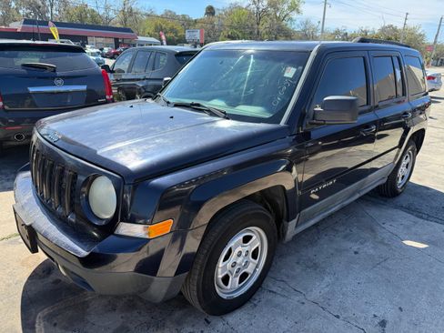 Used 2011 Jeep Patriot image 1