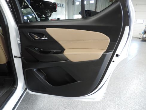 Used 2023 Chevrolet Traverse Premier image 25