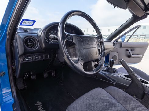 Used 1990 MAZDA MX-5 Miata Hard Top RWD image 38